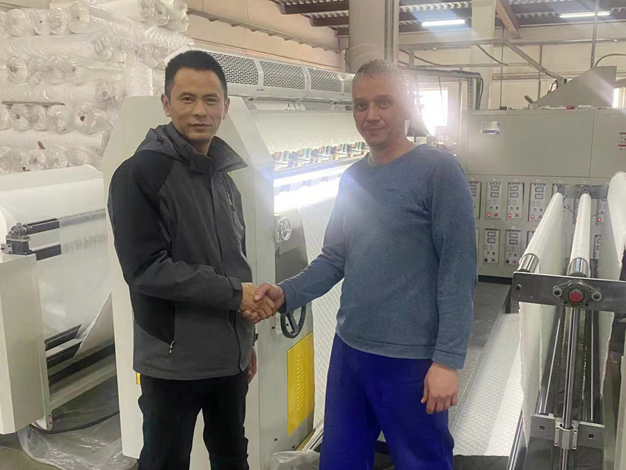 土耳其客戶(hù)購(gòu)買(mǎi)超聲波縫綻機(jī)